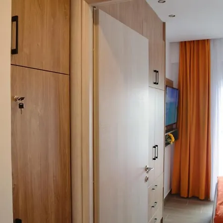 아파트 Aphrodite Apartment,