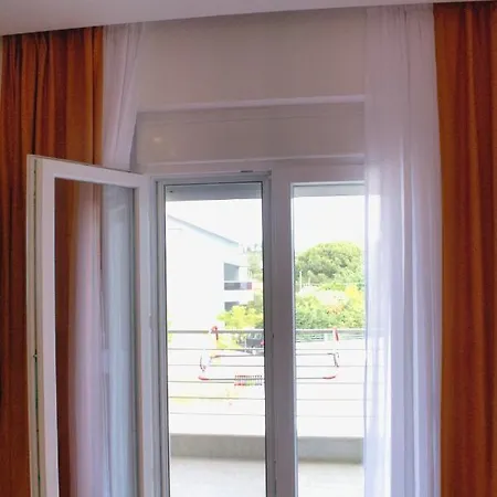 Aphrodite Apartment, 아파트