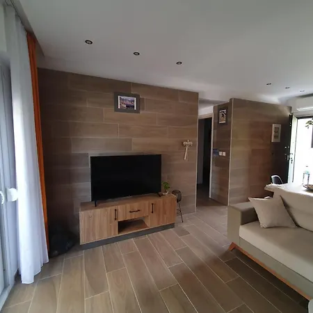 아파트 Aphrodite Apartment,