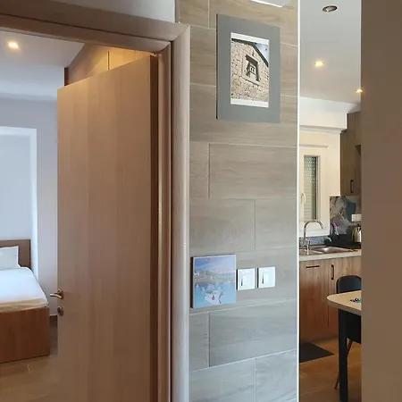 Aphrodite Apartment, 아파트