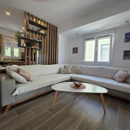 Aphrodite Apartment, Апартаменты Никити